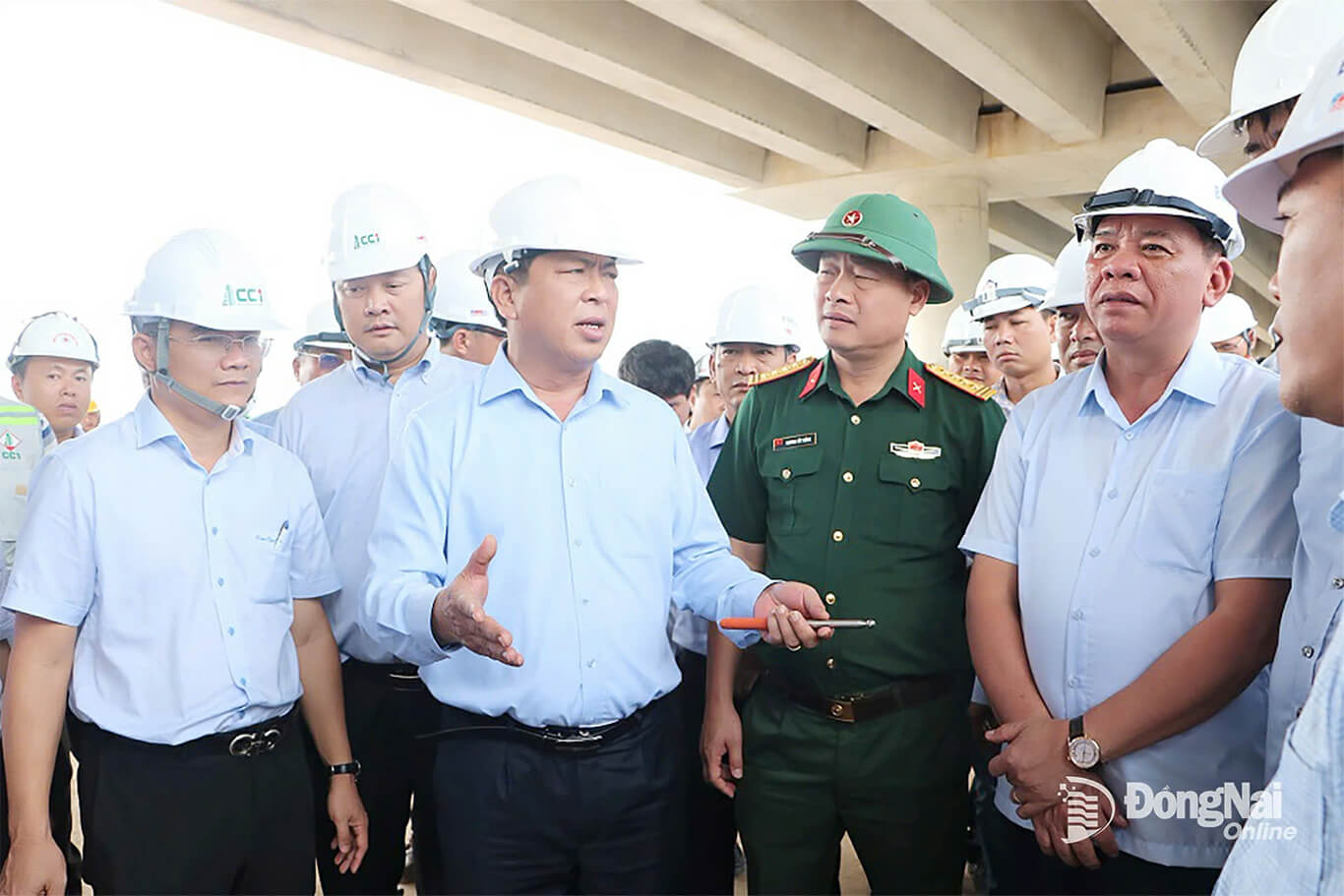 Bộ trưởng Trần Hồng Minh kiểm tra thực địa tại công trường cao tốc Biên Hòa – Vũng Tàu