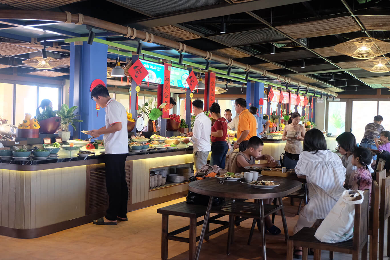 ĂN GÌ Ở SUN WORLD VŨNG TÀU 2026? BẢN ĐỒ FOOD TOUR & REVIEW BUFFET CHI TIẾT